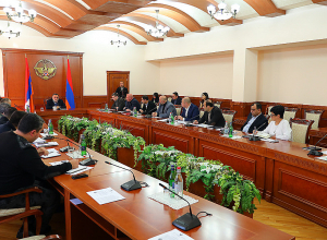 Արցախում այսօրվանից սկսվել է պարենային հինգ ապրանքատեսակների կտրոններով վաճառքը