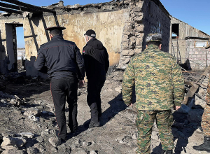 ՀՀ ԱԺ պաշտպանության հանձնաժողովի նախագահն այցելել է 15 զինծառայողի կյանք խլած հրդեհի վայր