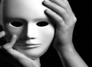 Վաղարշապատում կնոջ դեմքին ծծմբական թթու լցնելու փորձի համար մեղադրվող 3 անձանցից մեկի գործն ուղարկվել է դատարան