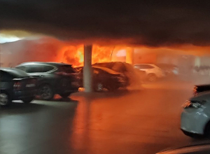 Հրդեհ «Զվարթնոց» օդանավակայանի փակ ավտոկայանատեղիում