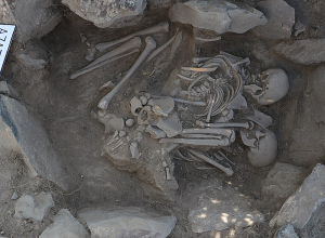 Շիրակում հնագիտական պեղում­ները հնարավորություն են տալիս հետևել Ք.ա. 9-8-րդ դդ տեղի ունեցած ռազմական տեղաշարժերին