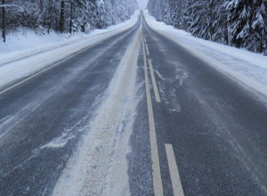 В городах Гюмри, Каджаран, в местности под названием Сараван-«Зангер» идёт снег