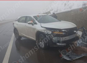 Ավտովթարի են ենթարկվել Ավետիք Չալաբյանն ու Արմեն Խաչիկյանը․ shamshyan․com