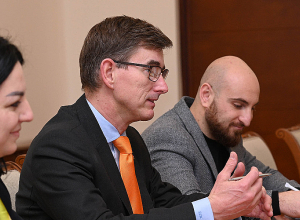 Министр финансов принял посла Нидерландов