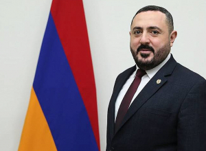 Ваан Нарибекян освобождён от должности руководителя аппарата НС