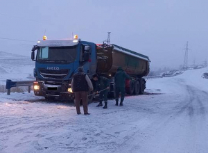 Փրկարարներն արգելափակումից դուրս են բերել երկու բեռնատար