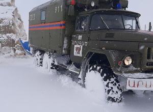 Փրկարարները բժիշկներին փրկարարական ավտոմեքենայով տեղափոխել են հիվանդի տուն