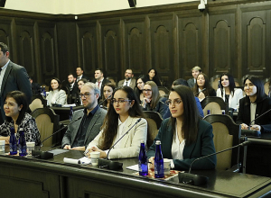 Премьер-министр принял участников программы «иГорц»