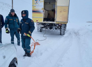 Спасатели вывели из блокады 107 автомобилей