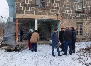 Օշականի տներից մեկում հայտնաբերվել է տղամարդու դի ու կիսաայրված անկողին․ shamshyan.com