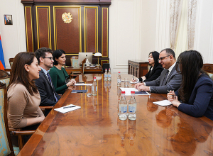 Փոխվարչապետ Խաչատրյանը ՄԹ դեսպանին ներկայացրել է շրջափակված Արցախում ստեղծված իրավիճակը