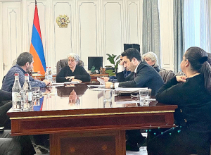 ԱԺ նախագահը հանդիպել է զոհված զինծառայողների ծնողների հետ․ զրույցի մանրամասները հրապարակային չեն