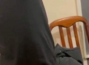 Լուսանկարում երևում են անչափահաս տղայի՝ ծեծի հետևանքով պատռված հագուստն ու փոշոտ շորերը․ Թագուհի Թովմասյան