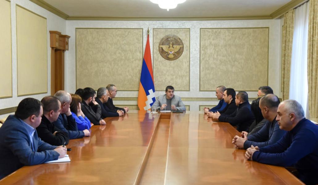 thumbnail_150223HandAzatHayreniqQMD