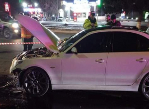 Ավտոմեքենան բախվել է բենզալցակայանի լիցքավորման սարքին