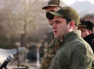 Սուրեն Պապիկյանի հերթական այցը զորամաս