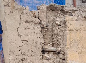 Երևանի Նորագյուղ թաղամասի տներից մեկի մոտակայքում առկա է փլուզման վտանգ