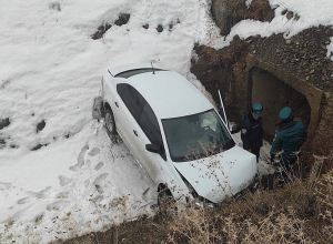 «Volkswagen Polo»-ն  դուրս է եկել ճանապարհի երթևեկելի հատվածից և սահել չգործող սելավատարը