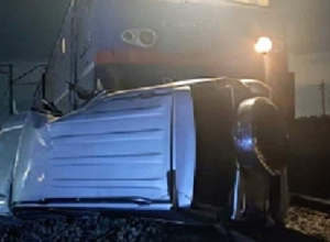 Ավտոմեքենան բախվել է գնացքին