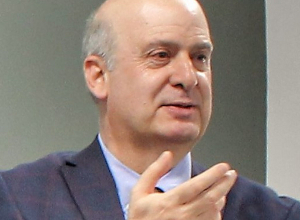 Դավիթ Գյուրջինյանը նշանակվել է ռեկտորի պաշտոնակատար․ այժմ Բրյուսովում բողոքի ակցիա է