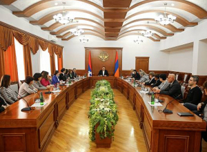 Արցախի առողջապահական համակարգի բարեփոխումները՝ ավելի մեծ ծավալով. պետնախարարը ներկայացրել է նորանշանակ նախարարին