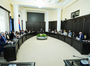 Տիգրան Խաչատրյանն ընդունել է Հայաստանում Ամերիկայի առեւտրի պալատի ներկայացուցիչներին