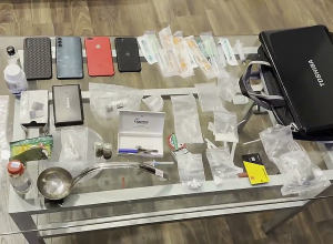 Փաստաթղթի կեղծում, թմրամիջոցների իրացում, «Կալաշնիկովի» հայտնաբերում․ ոստիկանության բացահայտումները