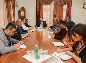 Թեթևացնել սոցիալապես անապահովների կոմունալ ծառայությունների բեռը. Արցախի պետնախարարը խորհրդակցություն է հրավիրել