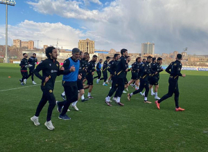 ՀՖՖ-ն Էդուարդ Սպերցյանին հաձնեց մրցանակ, իսկ երկրպագուներին՝ գնդակներ