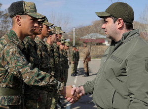 Սուրեն Պապիկյանը եղել է մարտական հերթապահություն իրականացնող զորամասերից մեկում