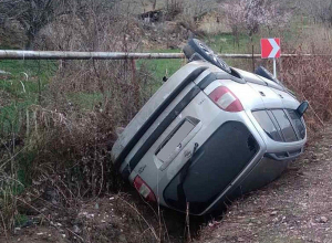 «Opel Zafira»-ն  դուրս է եկել ճանապարհի երթևեկելի հատվածից և շրջվել ճամփեզրյա առվակը