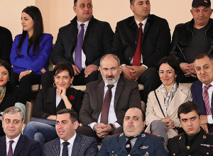 Նիկոլ Փաշինյանն ու Աննա Հակոբյանը Չարենցավանում դիտել են թենիսի սիրողական մրցաշարը