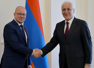 Целью правительства РА является установление мира в регионе: Президент РА – делегации правительства Швеции