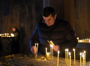 Նախագահ Հարությունյանը մասնակցել է Սուրբ Հարության տոնի առթիվ մատուցված պատարագին