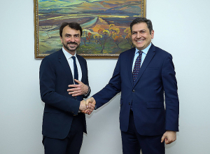 ԱԳ նախարարի տեղակալ Պարույր Հովհաննիսյանն ընդունել է Լիոնի քաղաքապետ Գրեգորի Դուսեին