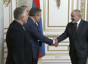 Ожидаем впечатляющий чемпионат: Премьер-министр принял президентов Международной и Европейской федераций тяжелой атлетики