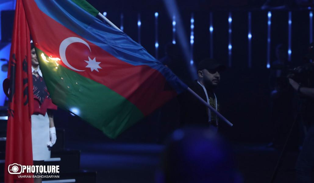 Ծանրամարտի Եվրոպայի առաջնության բացման արարողության ժամանակ այրել են Ադրբեջանի դրոշը (լուսանկարներ)