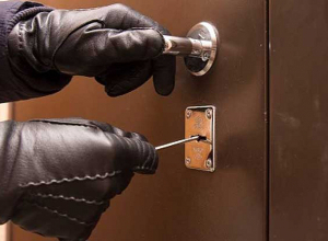 Համաքաղաքացու ոսկյա զարդերը գողացել և գրավադրել էր բանկում