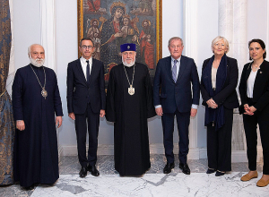 Ամենայն Հայոց Կաթողիկոսն ընդունել է Ֆրանսիայի Սենատի պատվիրակությանը