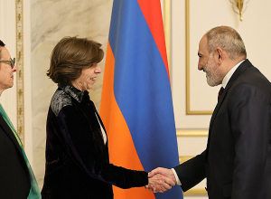 «Мы рядом с Вами в поисках справедливого и прочного мира»: глава МИД Франции - Пашиняну