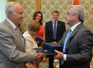 Անմնացորդ նվիրում և անսահման հոգատարություն ուներ Վարդգես Նաջարյանը հայկական բանակի հանդեպ․ Սերժ Սարգսյանը ցավակցել է