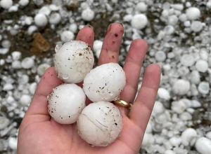 Մարտակերտի շրջանում ուժեղ կարկուտ է տեղացել (լուսանկարներ)