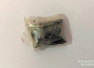 Ներքնազգեստի միջից հայտնաբերել են երկու փաթեթ․ կալանավորված անձին այցելած քաղաքացին ձերբակալվել է