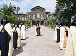 Կարող պիտի լինենք մերժել անտարբերությունն ու հարմարվողականությունը՝ վստահությամբ, որ պիտի  հաղթանակի  արժանապատվությունը․ Գարեգին Բ