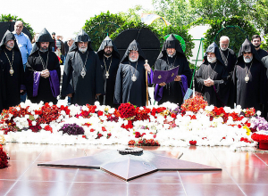 Ամենայն Հայոց Կաթողիկոսն այցելել է  «Հաղթանակ» զբոսայգի