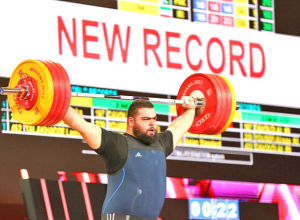 Գոռ Մինասյանը՝ ծանրամարտի Ասիայի կրկնակի չեմպիոն