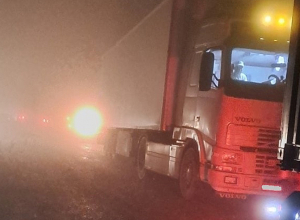 Աղվանի-Տաթև ավտոճանապարհին 14 բեռնատար ավտոմեքենաներ արգելափակվել են ցեխակույտում