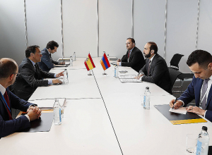 Արարատ Միրզոյանը հանդիպել է Իսպանիայի ԱԳ նախարար Խոսե Մանուել Ալբարես Բուենոյի հետ