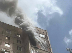 Հրդեհ Վաղարշյան փողոցի շենքերից մեկի բնակարանում (լուսանկարներ)