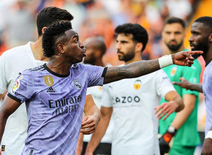 Խոշոր սկանդալ «Վալենսիա» - «Ռեալ» խաղի վերջում. ֆուտբոլիստը 8 րոպե չի ենթարկվել մրցավարին